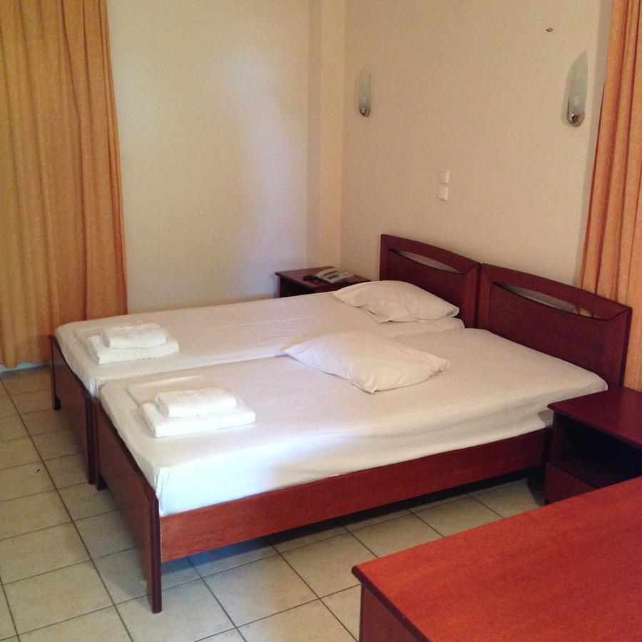 Hotel Akrogiali Korinós Extérieur photo