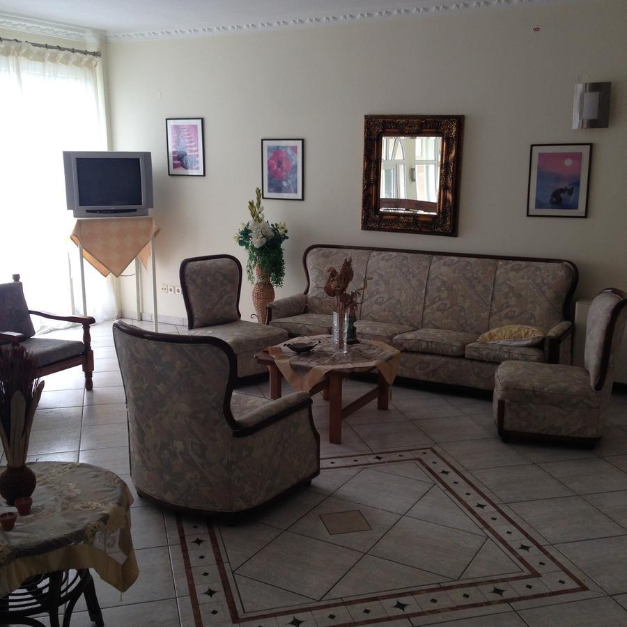 Hotel Akrogiali Korinós Extérieur photo