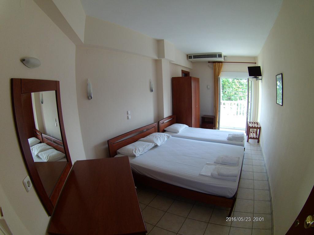 Hotel Akrogiali Korinós Extérieur photo