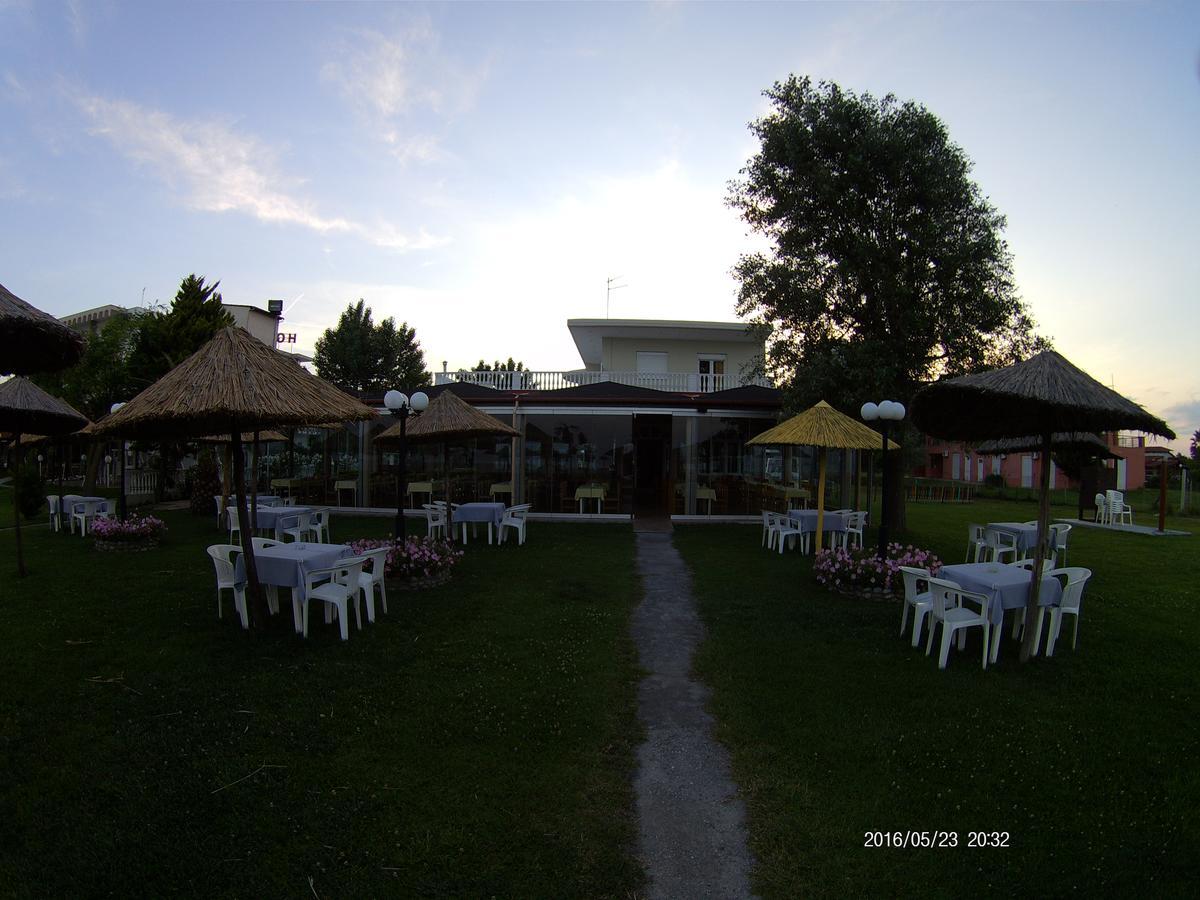 Hotel Akrogiali Korinós Extérieur photo