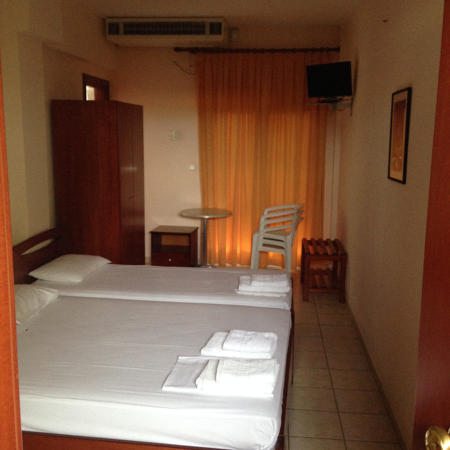 Hotel Akrogiali Korinós Extérieur photo
