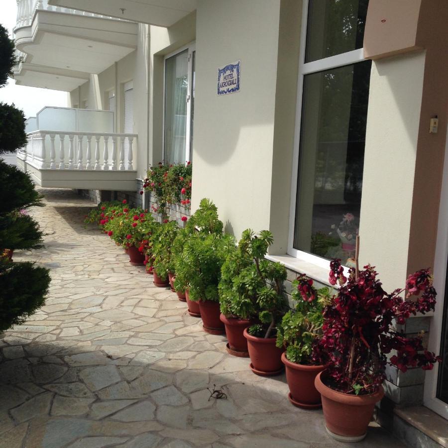 Hotel Akrogiali Korinós Extérieur photo